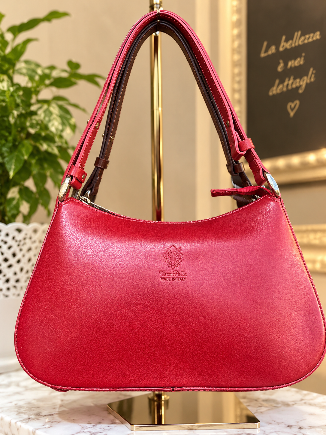 Borsa a spalla da donna in vera pelle rossa, Made in Italy – elegante con manici regolabili